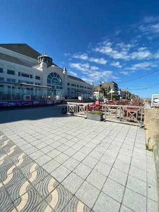 Appartement Elegant Au Coeur De Cabourg Esterno foto